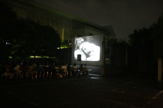 野外上映会『イワン雷帝』 上映風景