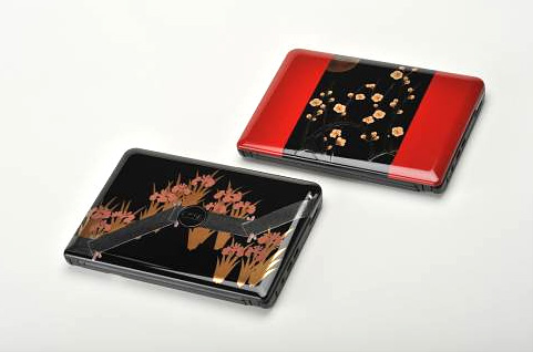 漆塗りのパソコン