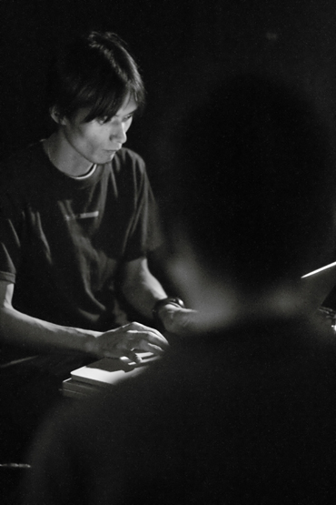 PsysEx “oval Japan 2010 -patchware on demand-” 2010/10/17 CLUB METRO 撮影：久田元太