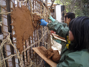 土を塗る。2010.1.14