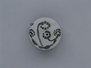 白磁鉄絵草花文水滴(18世紀)