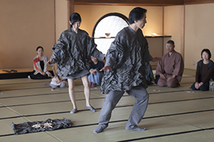 明倫茶会「茶会型パフォーマンス 超縄文」