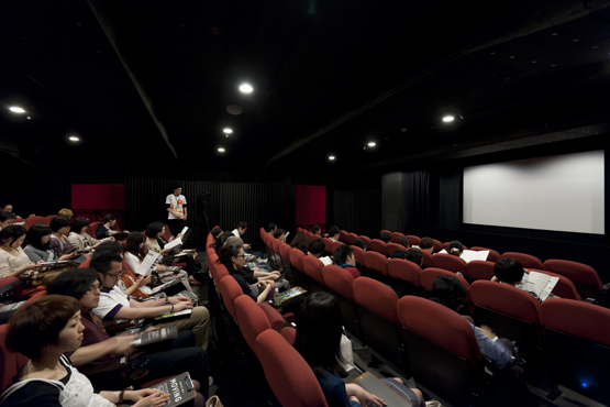 プレ企画 vol.1「映像作品上映会 MOVING」 会場風景 京都シネマ 2011