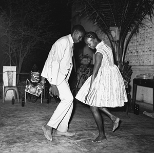 Nuit de Noël (1963) Courtesy MAGNIN-A
© Malick Sidibé