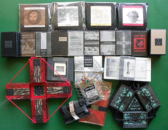 「G.R.O.S.S.」からリリースされたカセット作品。
