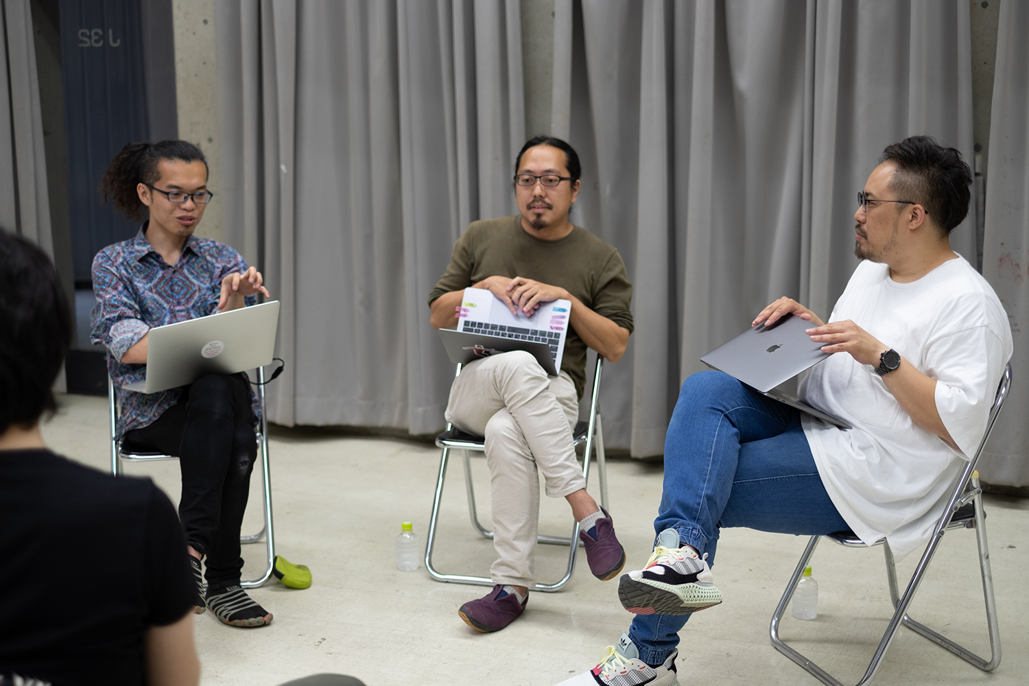 左から古舘健、三原聡一郎、白石晃一