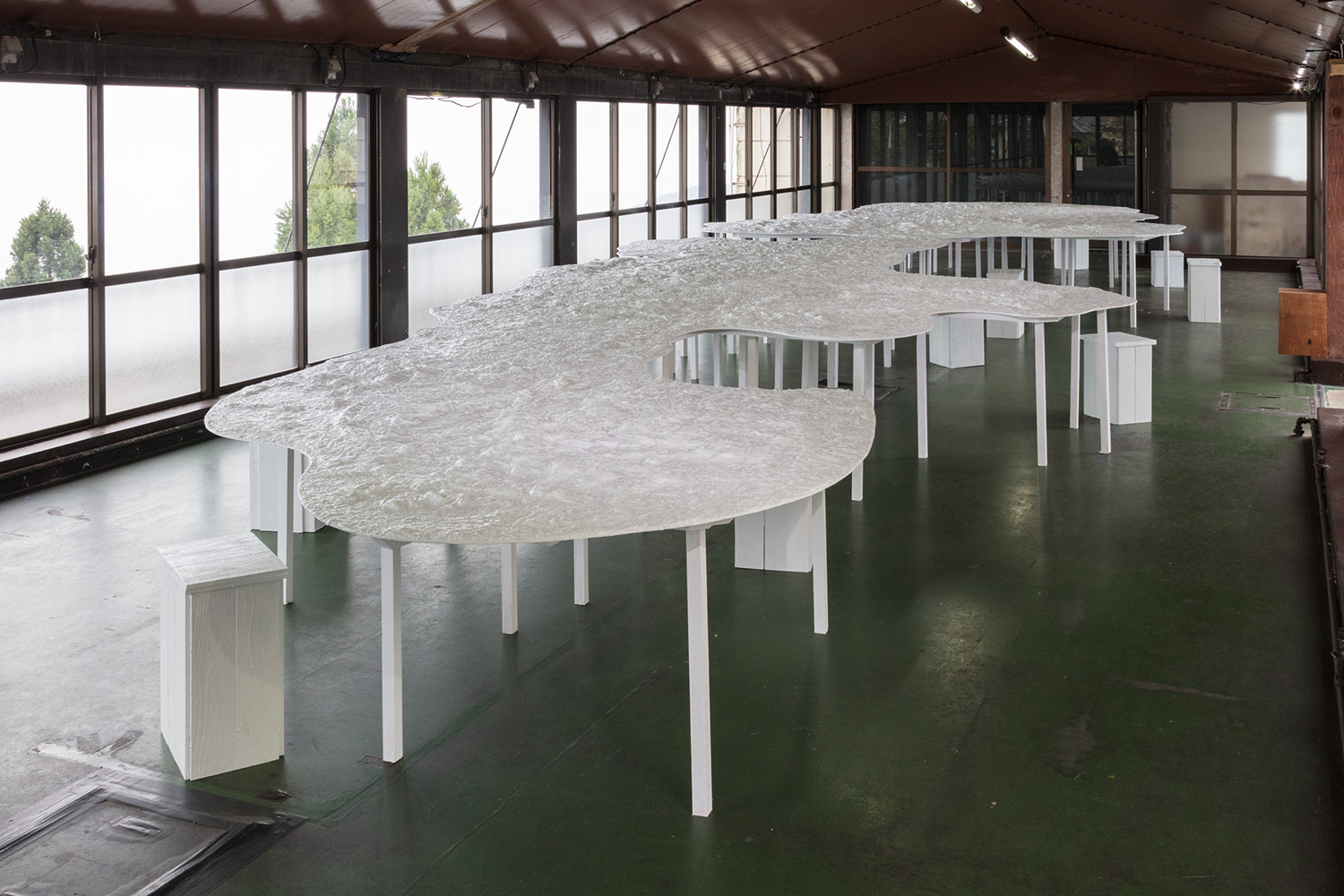 『起伏のテーブル』 2016年、六甲ミーツ・アート 芸術散歩2016