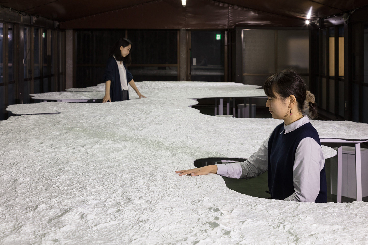 『起伏のテーブル』 2016年、六甲ミーツ・アート 芸術散歩2016